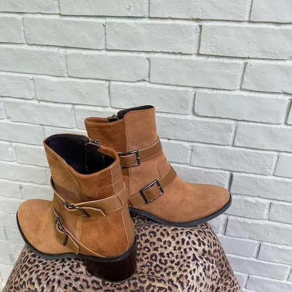 Brown zip boots - Picture 3 of 10